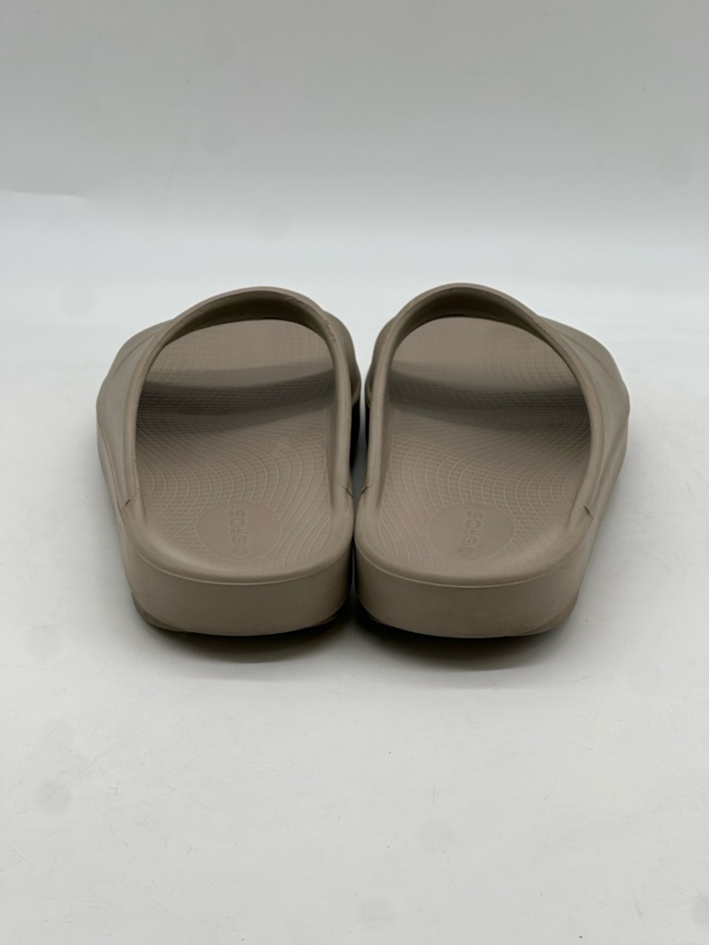 OOFOS Sandals. Size 9 - Picture 6 of 9